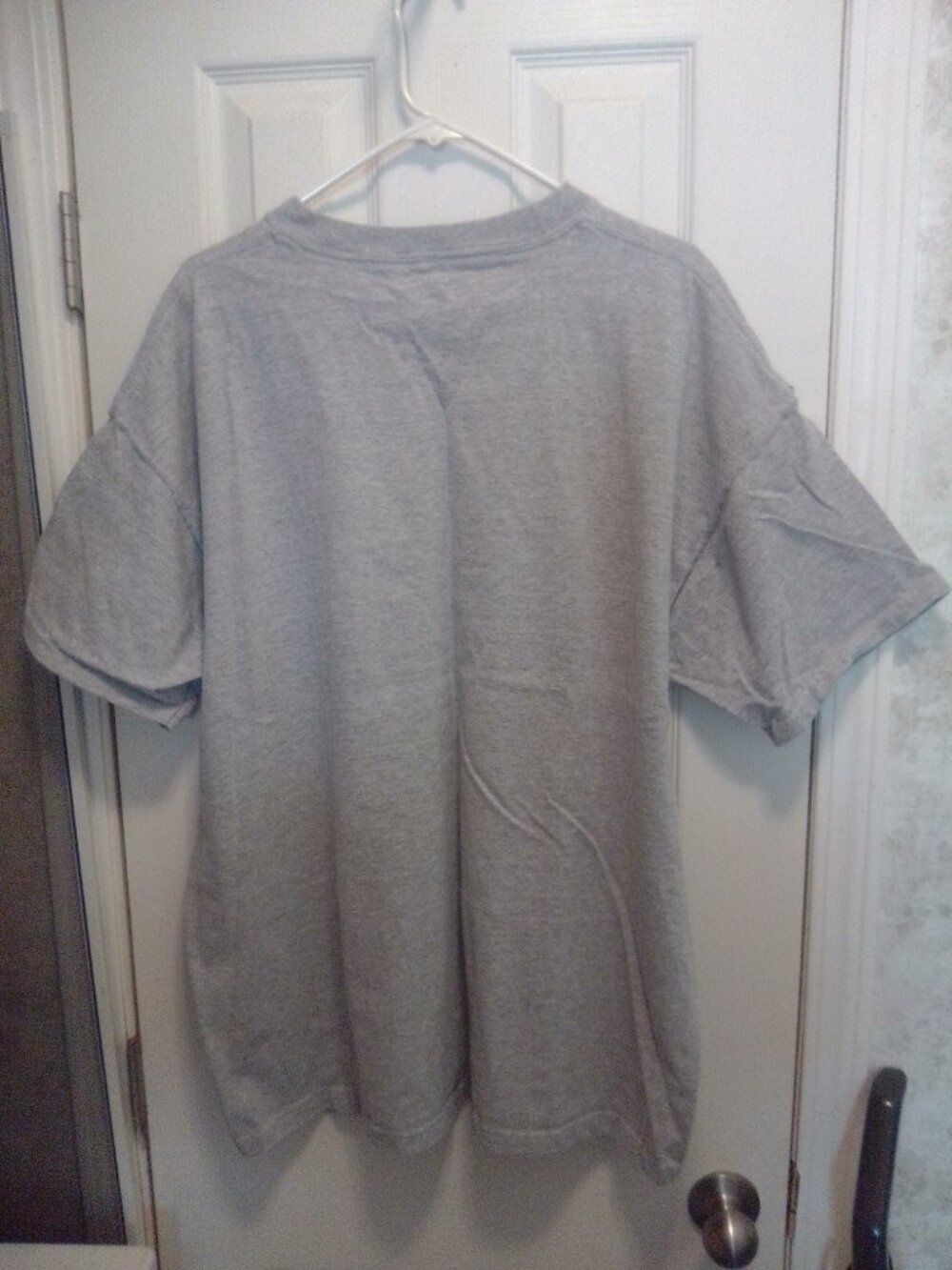 2 Pre-owned T-Shirt Bundle  1 Puma & 1 Carhartt Gray XL